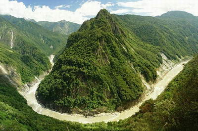 雅鲁藏布大峡谷探险