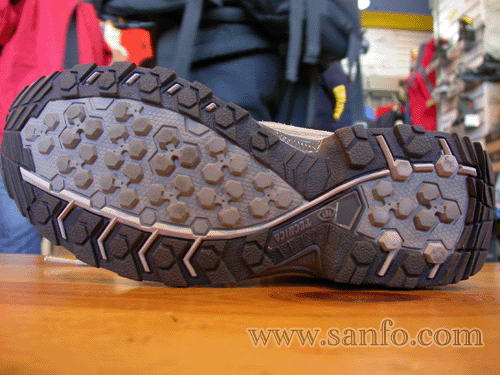 从户外鞋底的花纹看用途[图]