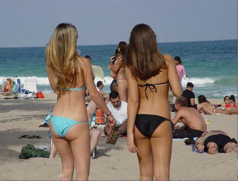 亲近自然赤裸以对 探秘全裸成风的海滩