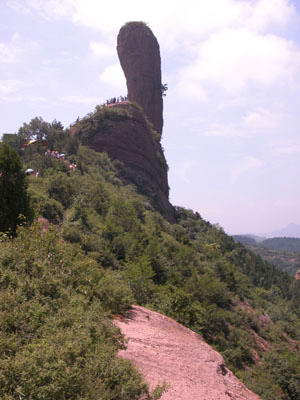 磬棰峰国家森林公园风景图