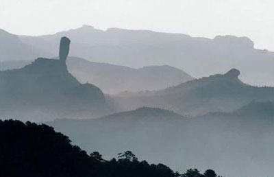 磬棰峰国家森林公园风景图
