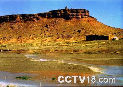 阿尔寨石窟风景图