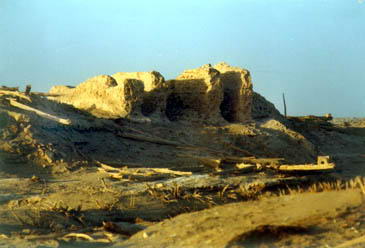 楼兰古城风景图