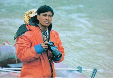 长江漂流中的尧茂书